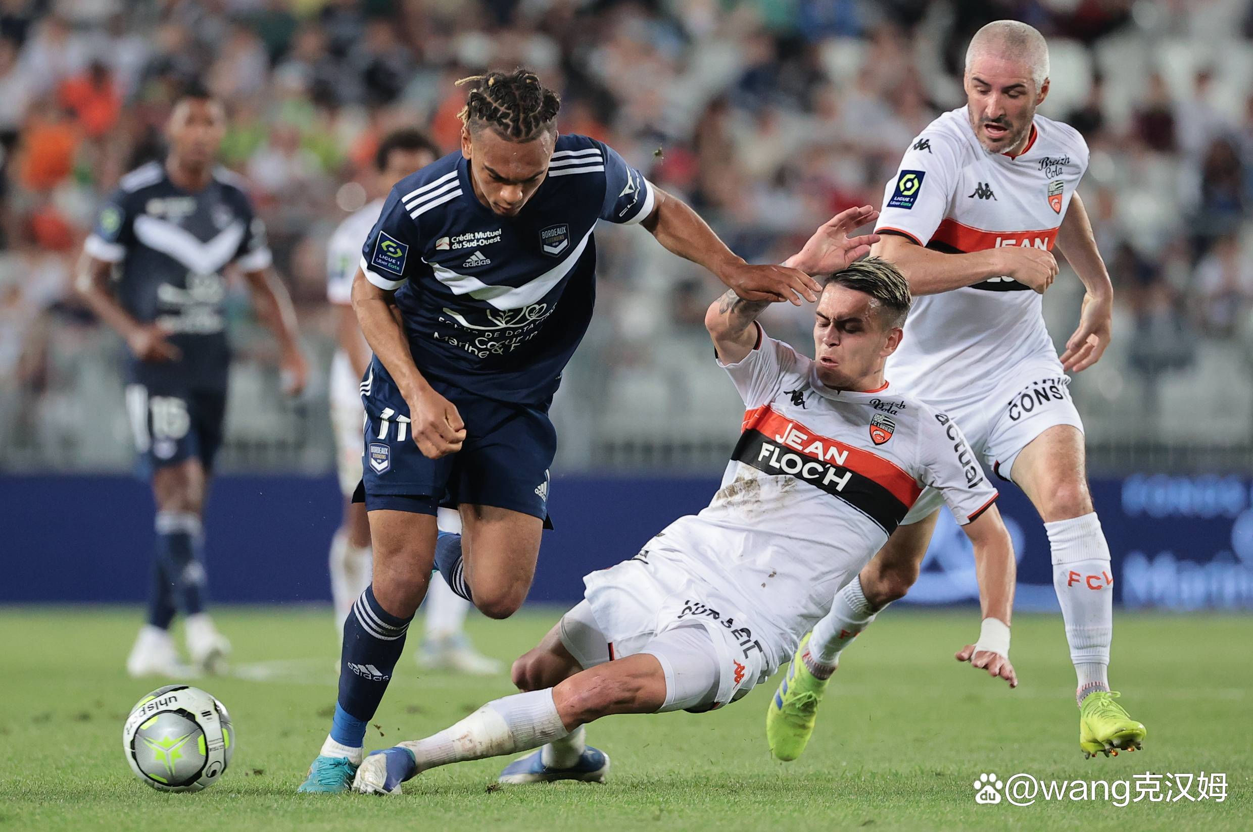 ayx.com-尼斯主场遭遇失利，保级形势岌岌可危