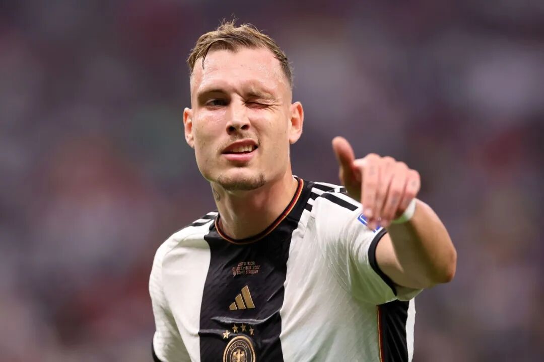 爱游戏官网-德国队在主场力克挑战者，领跑小组积分榜的简单介绍