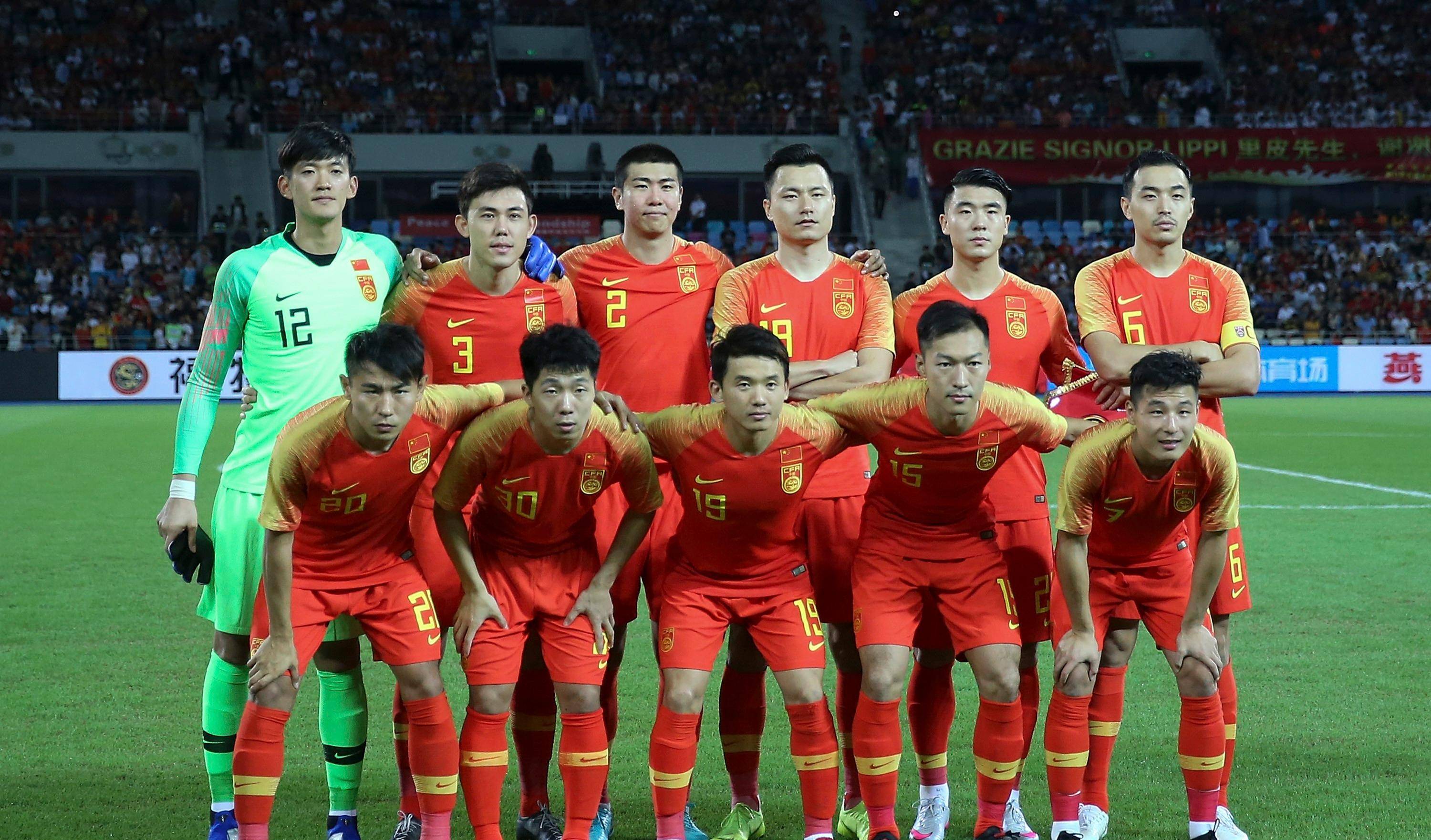 爱游戏体育-国内足球联赛各队比拼激烈，角逐空前激烈的简单介绍